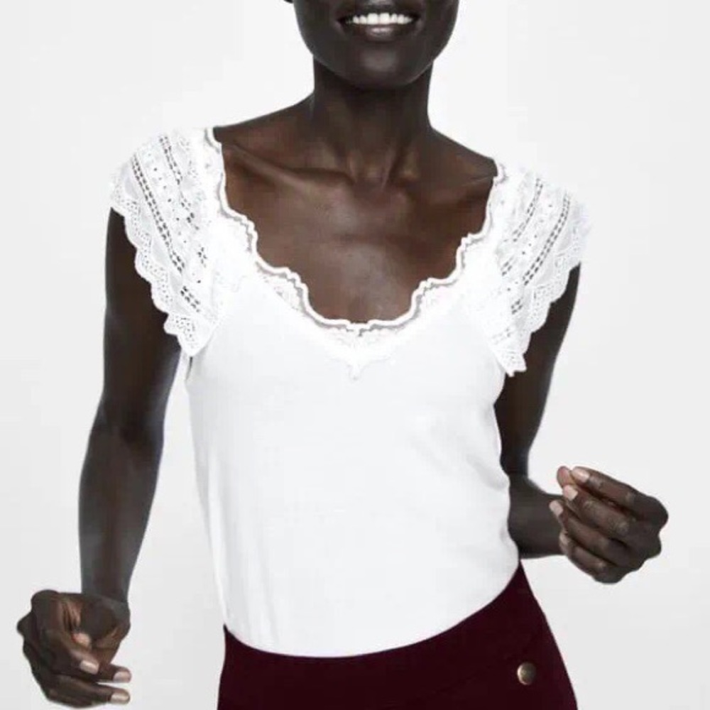 🎀 5/$25 Zara white lace trim rib knit top sz S